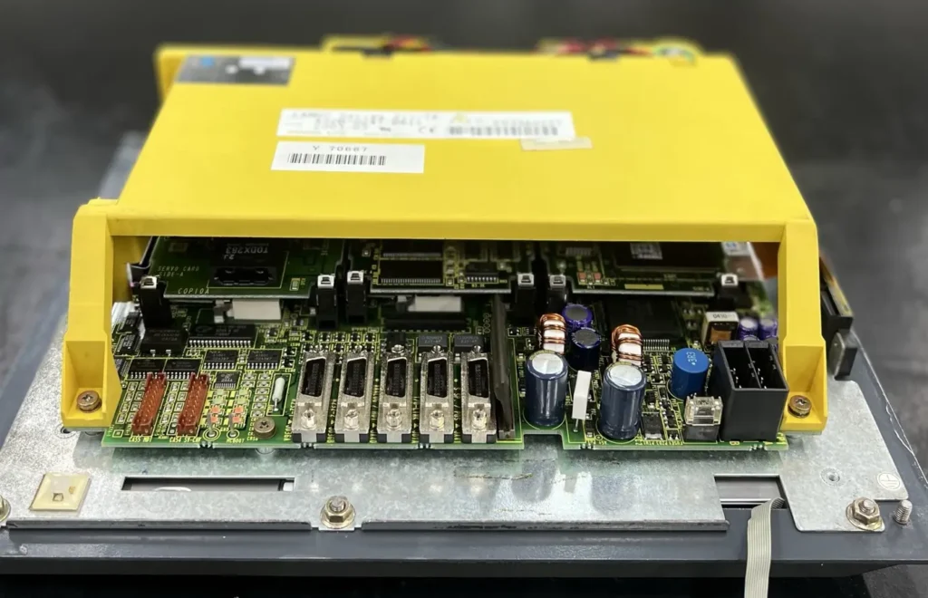 Conserto e manutenção de equipamentos eletrônicos industriais como CNC, drives, IHMs, encoders, fontes e placas eletrônicas com alta precisão técnica. Reparo de IHM | Joanópolis